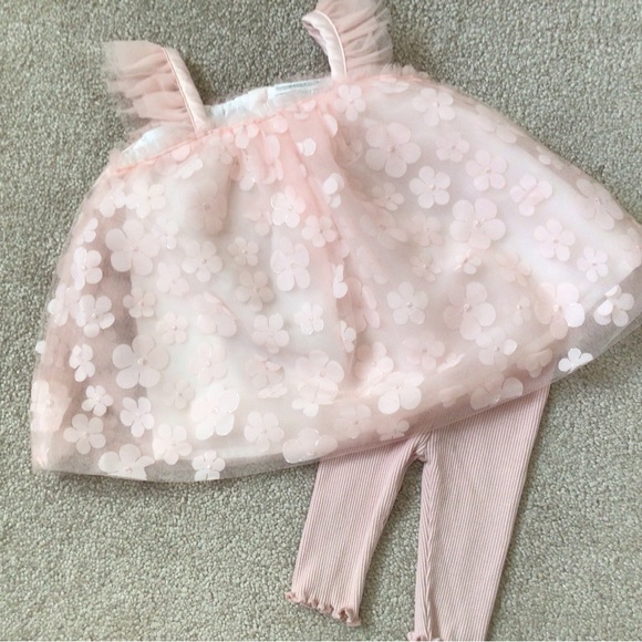 MINICLASIX STRAP TULLE DRESS/ LEGGING PANT WITH FLOWER APPLIQUÉS- SIZE 12 MONTHS - Picture 2 of 12